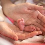 Acolhimento e contenção: princípios da posição ideal para prematuros
