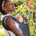 Como Colocar o Bebê no Sling com Segurança: Guia Completo